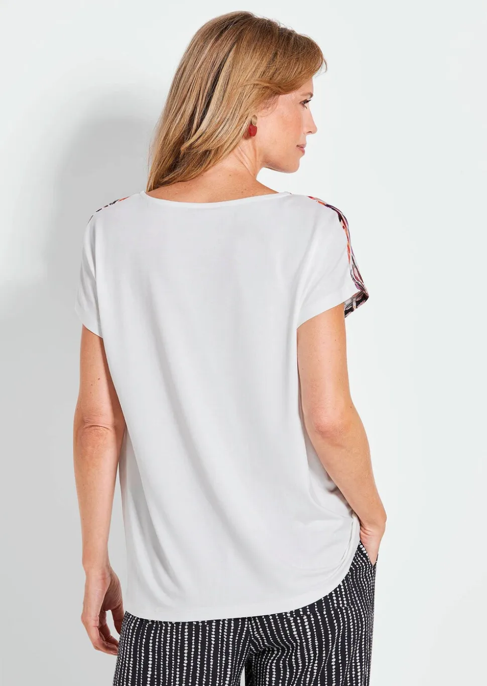 Blouse fluide avec imprimé raffiné, devant.