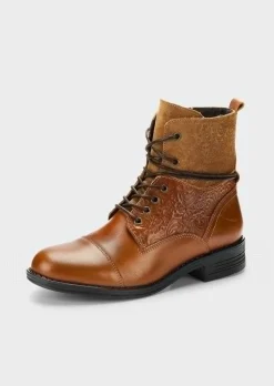 Bottines en cuir marqué