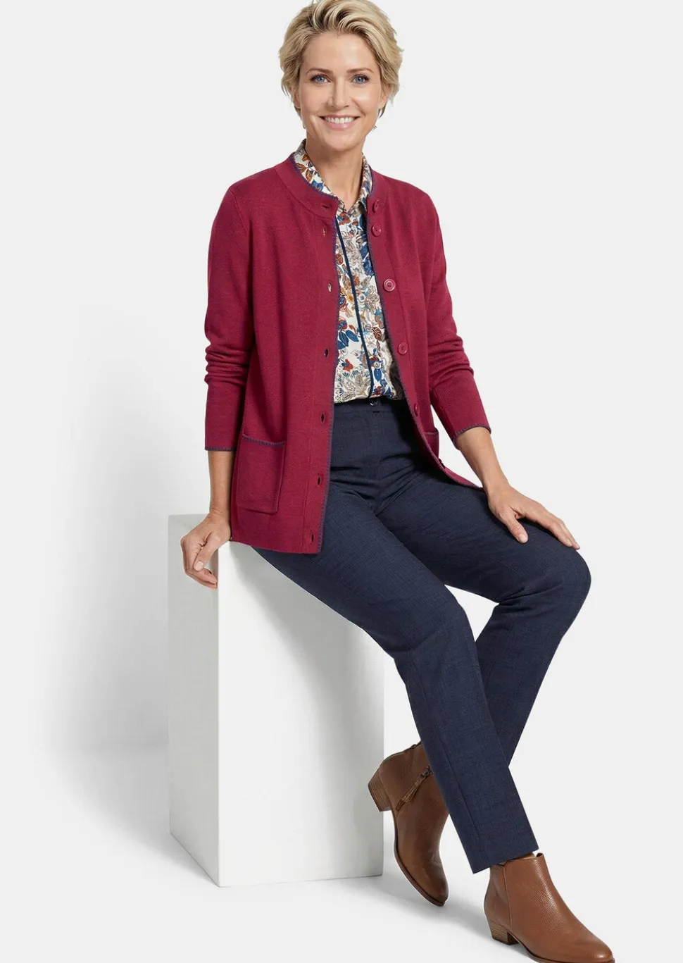 Cardigan long avec bords décoratifs contrastés