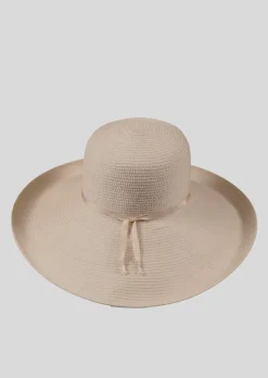 Chapeau d’été élégant à bord large