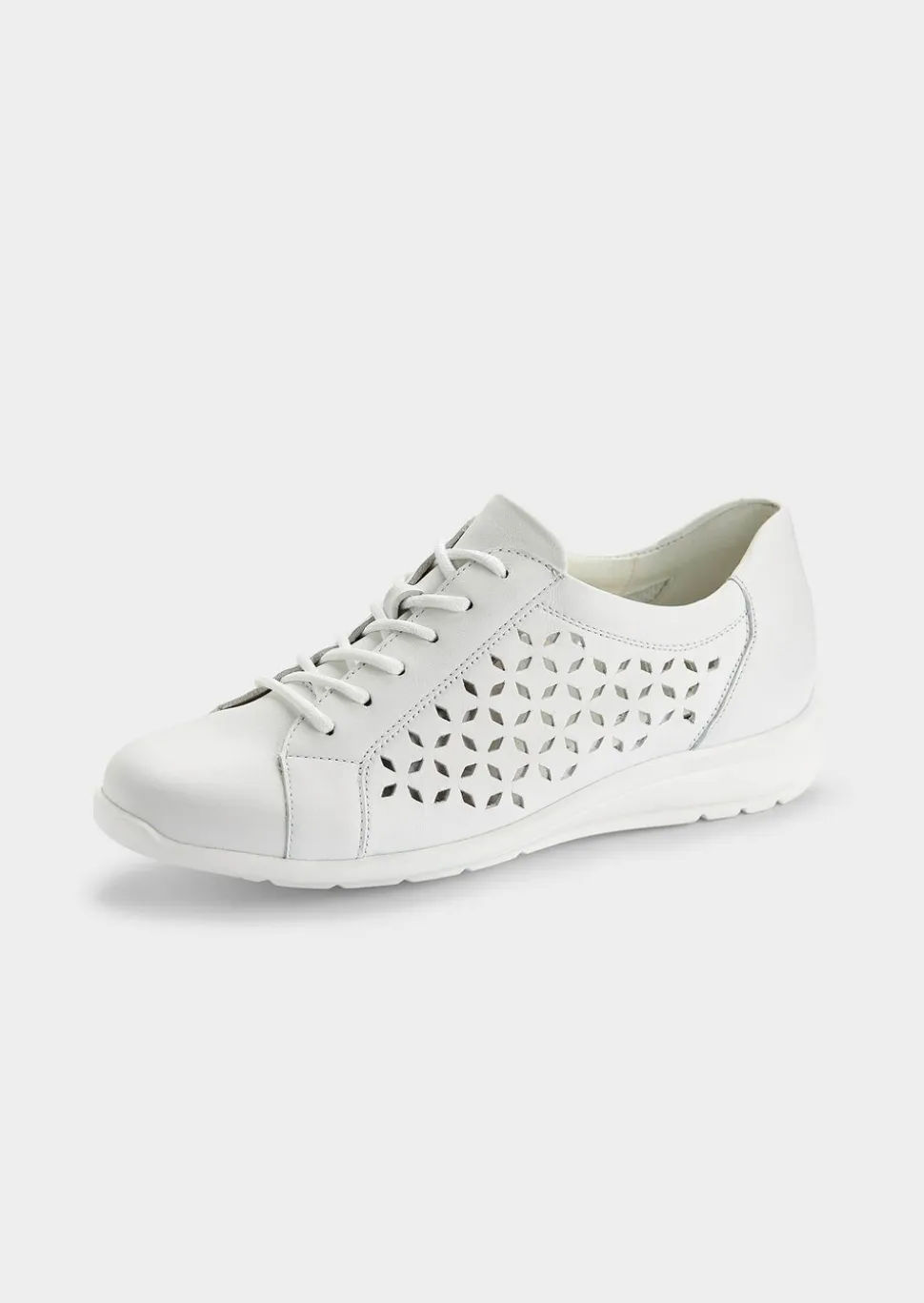 Chaussures basses avec perforations décoratives