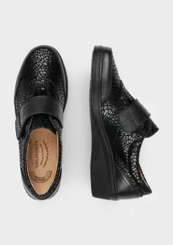 Chaussures basses en cuir avec détails brillants