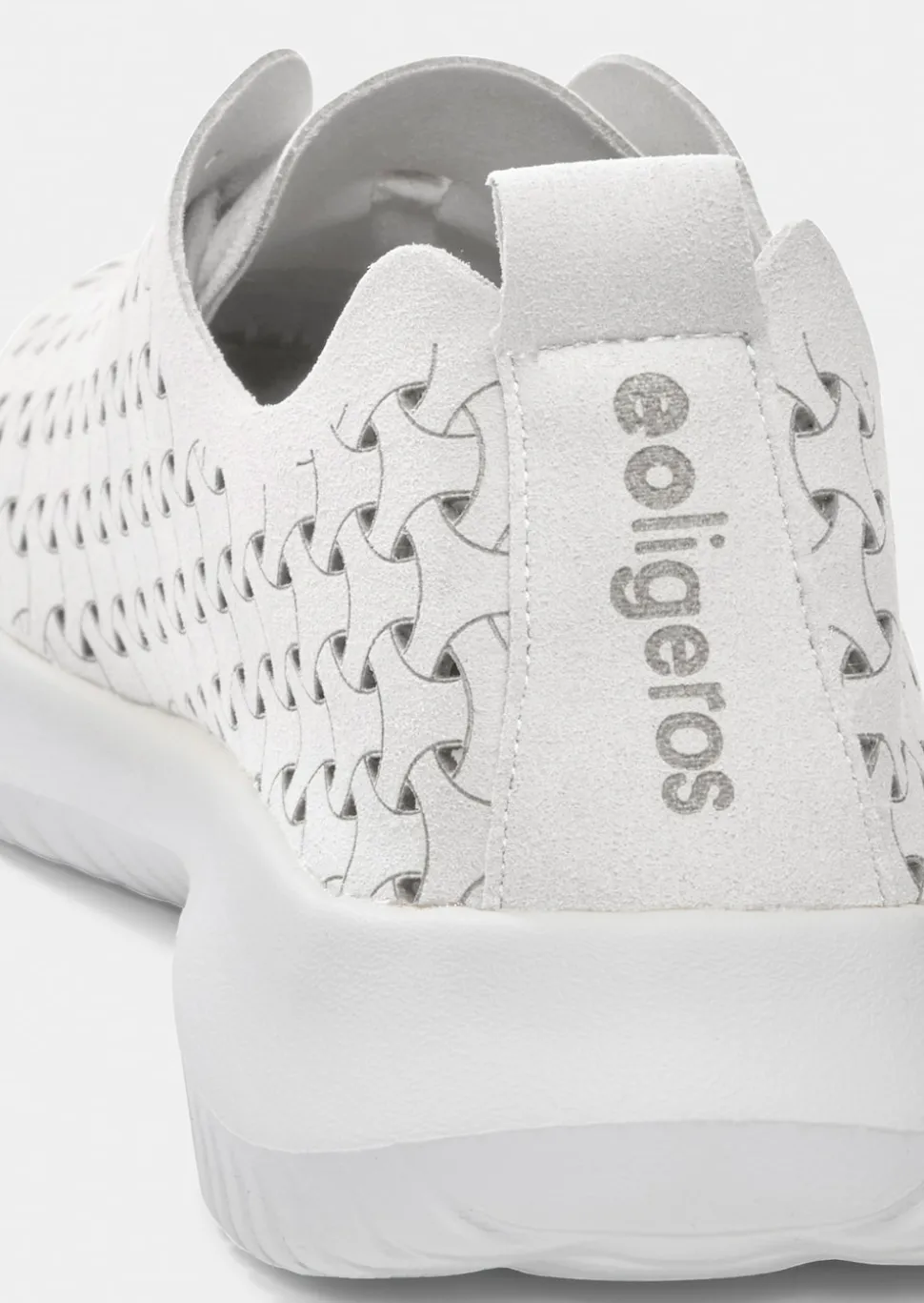 Chaussures ultra-légères avec perforations