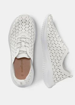Chaussures ultra-légères avec perforations