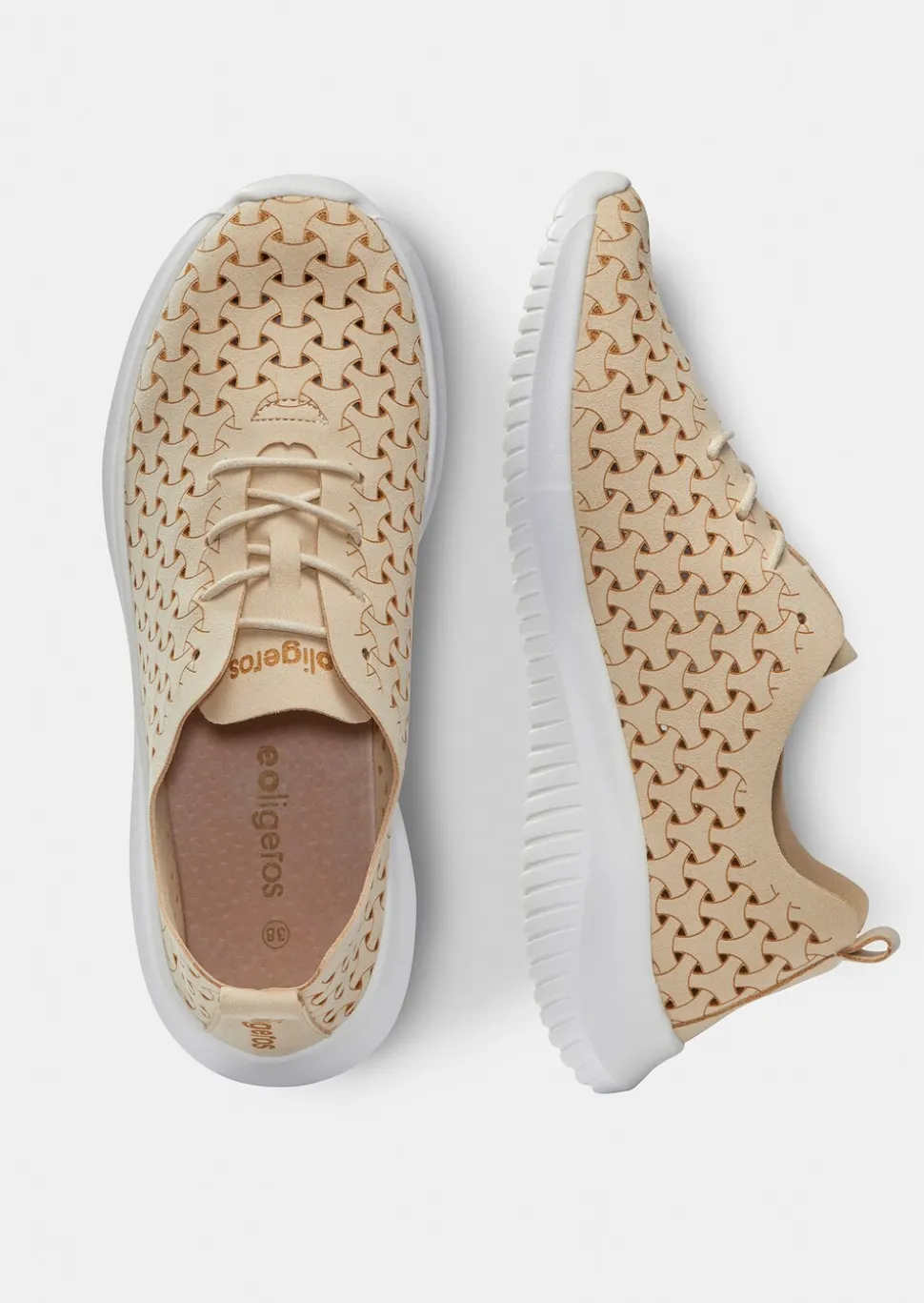 Chaussures ultra-légères avec perforations