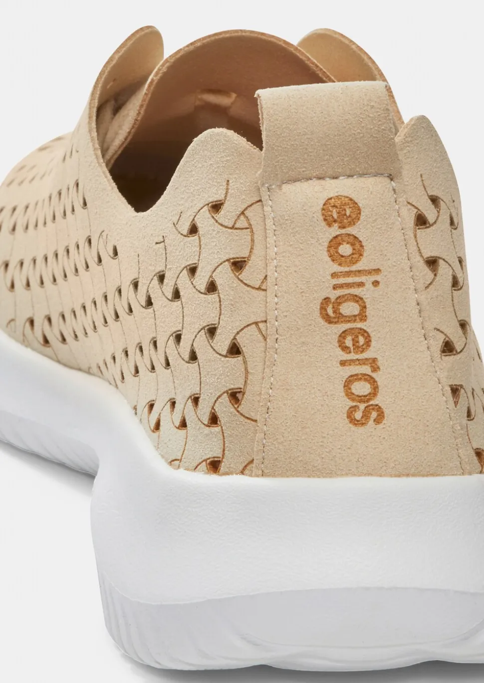 Chaussures ultra-légères avec perforations