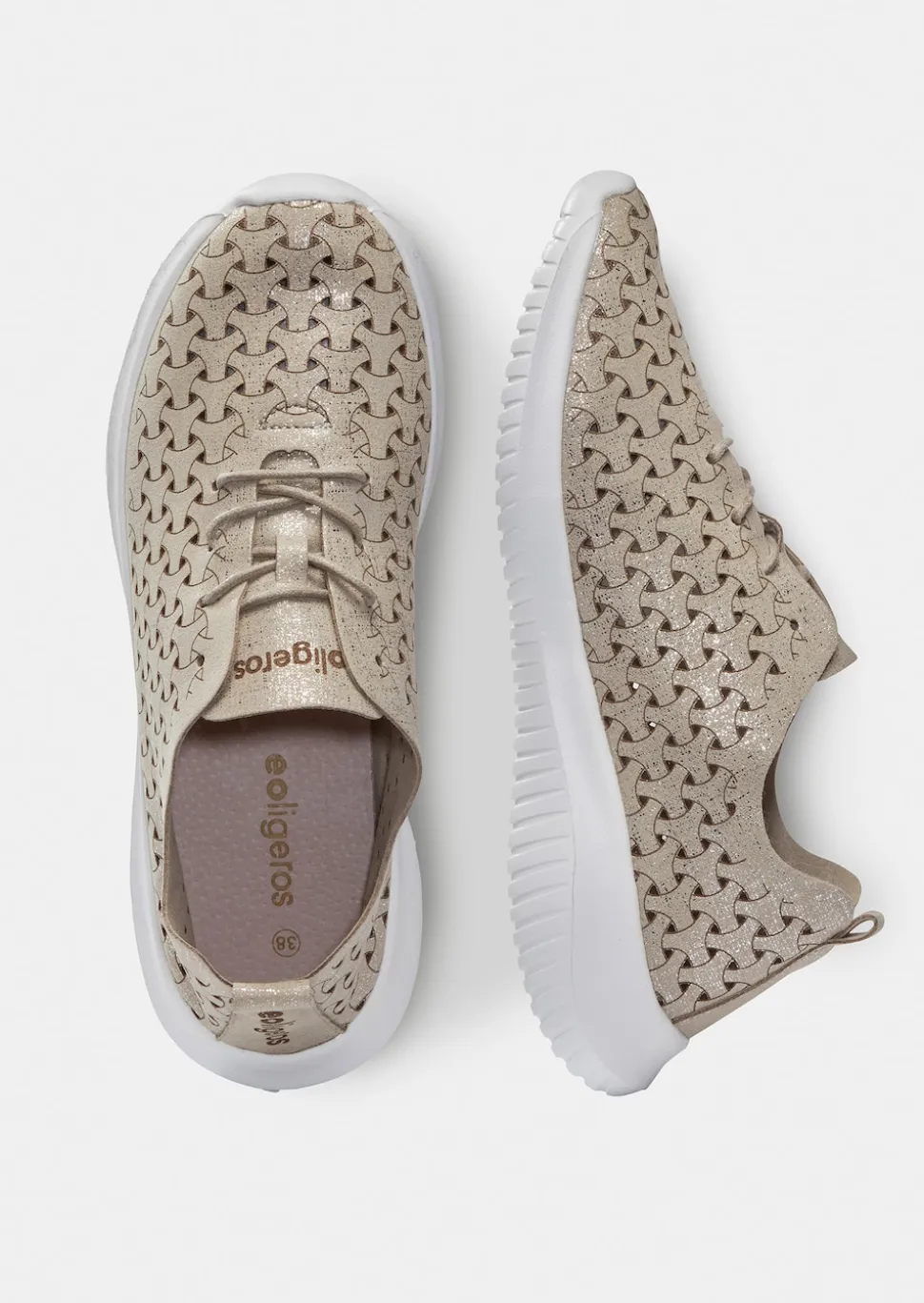 Chaussures ultra-légères avec perforations