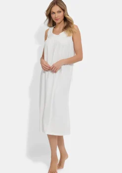 Chemise de nuit longue ornée de ruches