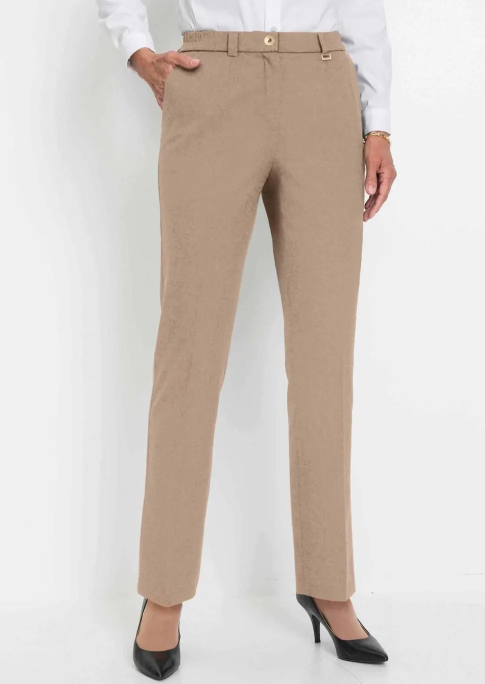Confortable pantalon LOUISA avec pli