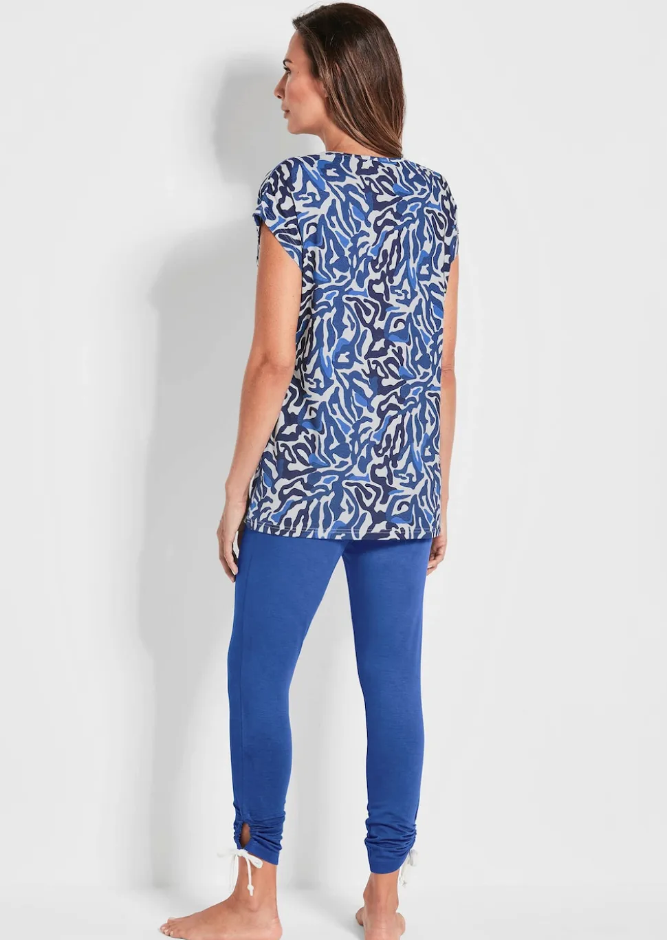 Ensemble de loisirs avec fronces sur les jambes