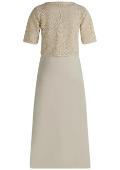 Ensemble 2 pièces composé d’une robe en jersey et d’un T-shirt crocheté.