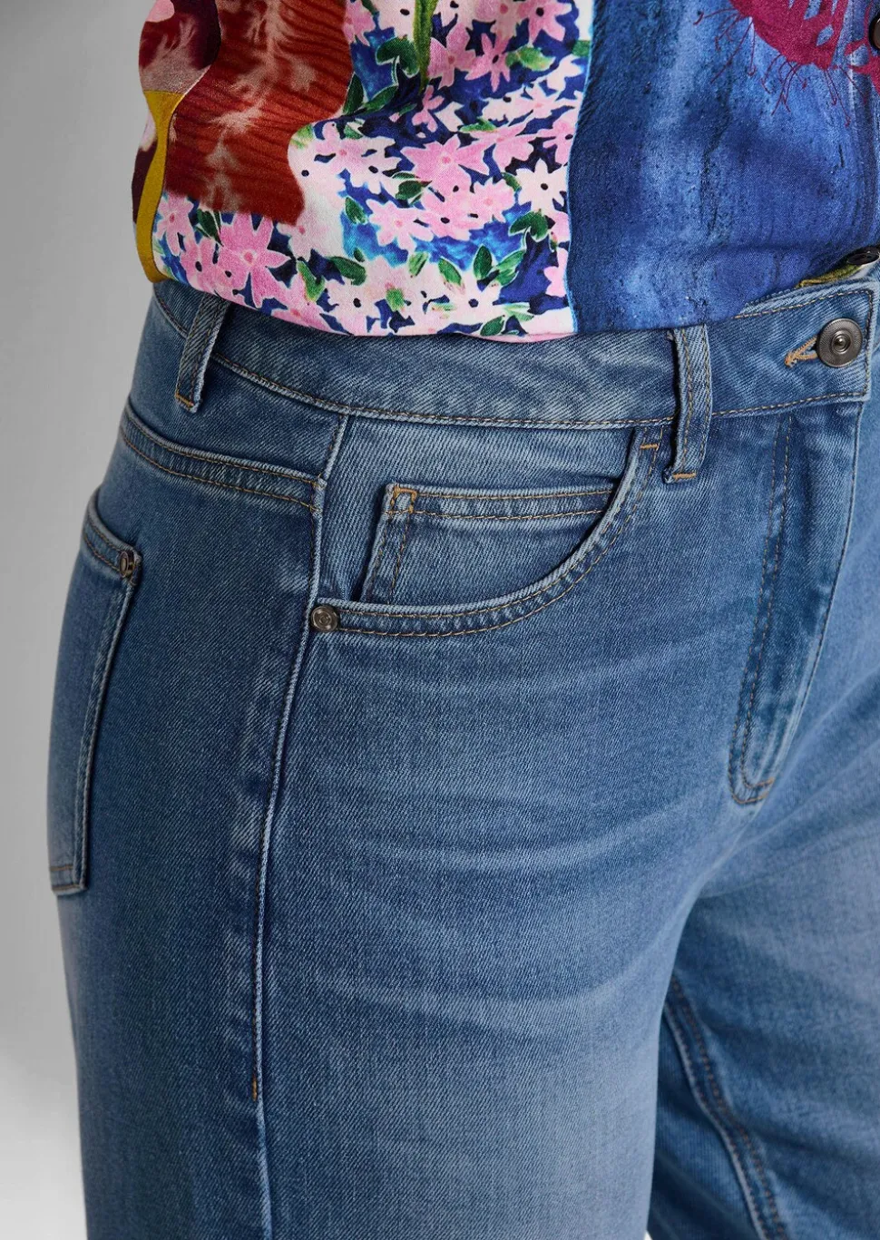 Jean mom SARA en coton stretch