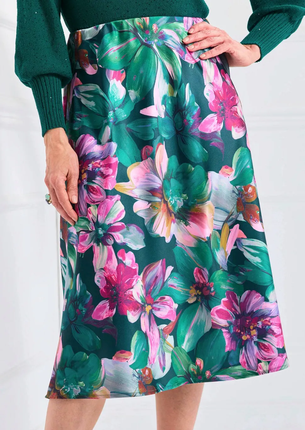 Jupe en satin avec motif floral