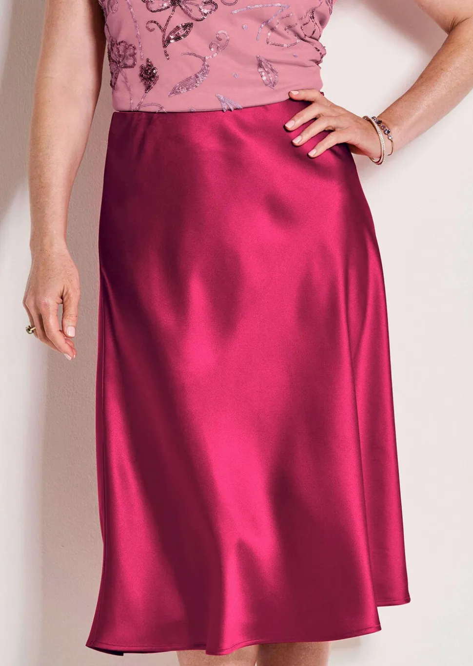 Jupe évasée en satin avec taille élastique