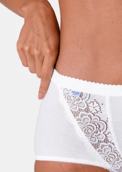 Lot de 4 slips taille basse avec empiècement en dentelle