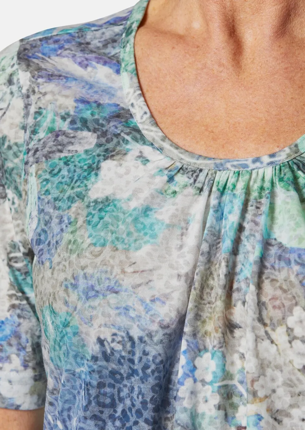 Magnifique T-shirt en tissu dévoré