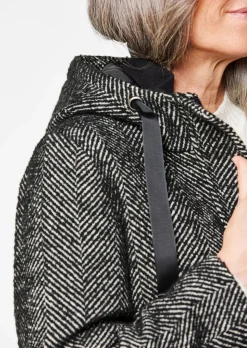 Manteau court à motif chevrons avec capuche