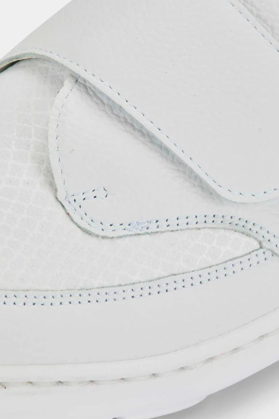 Mocassins à scratch réglable