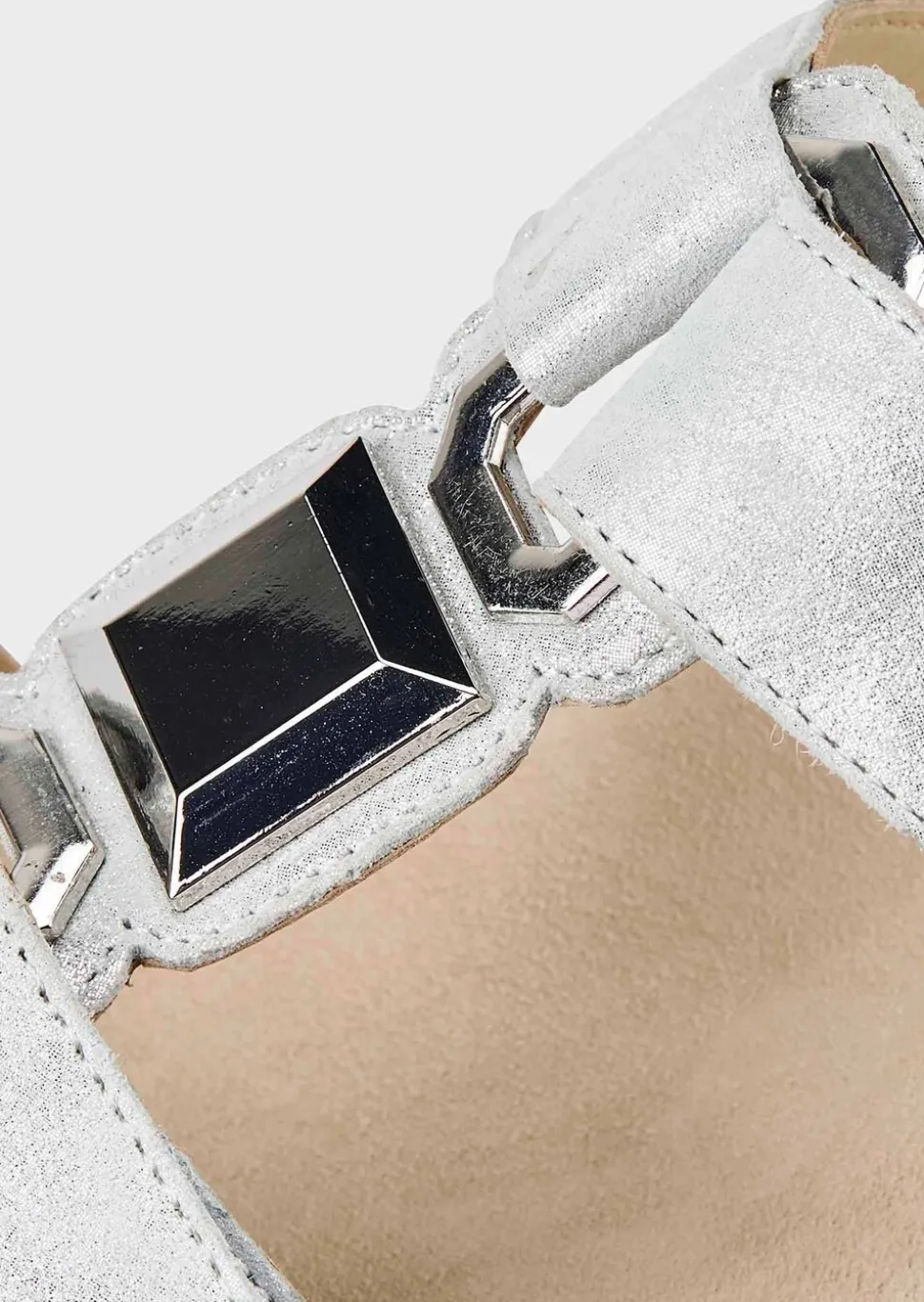 Mules féminines avec bride à fermeture velcro