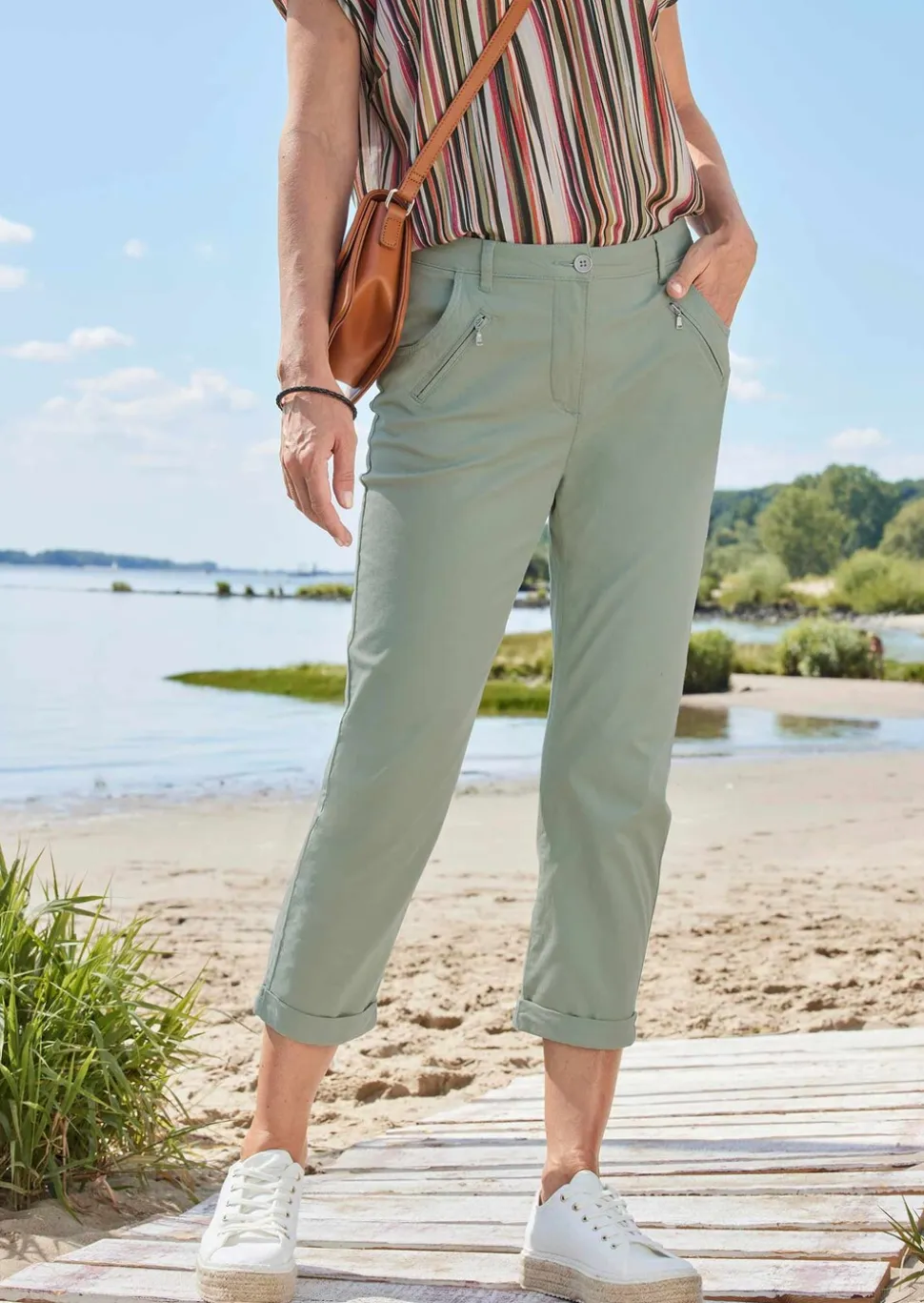 Pantalon chino LOUISA ultra-doux, en longueur cheville