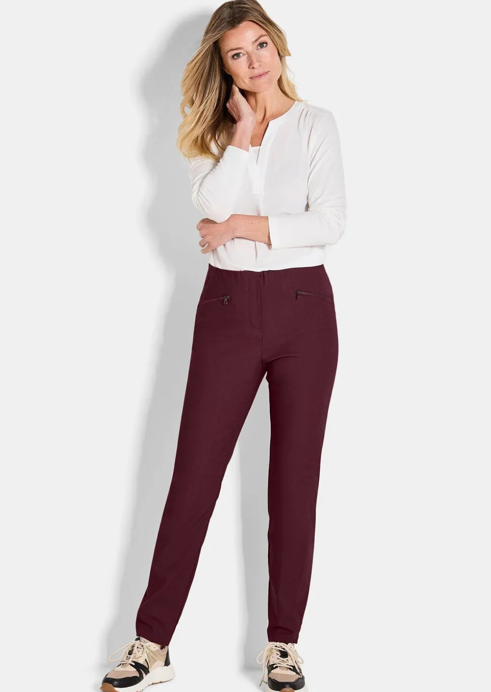 Pantalon en bengaline LOUISA. Coupe ajustée. Intérieur légèrement molletonné.
