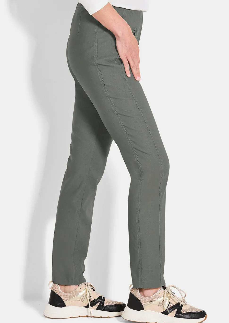 Pantalon en bengaline LOUISA. Coupe ajustée. Intérieur légèrement molletonné.