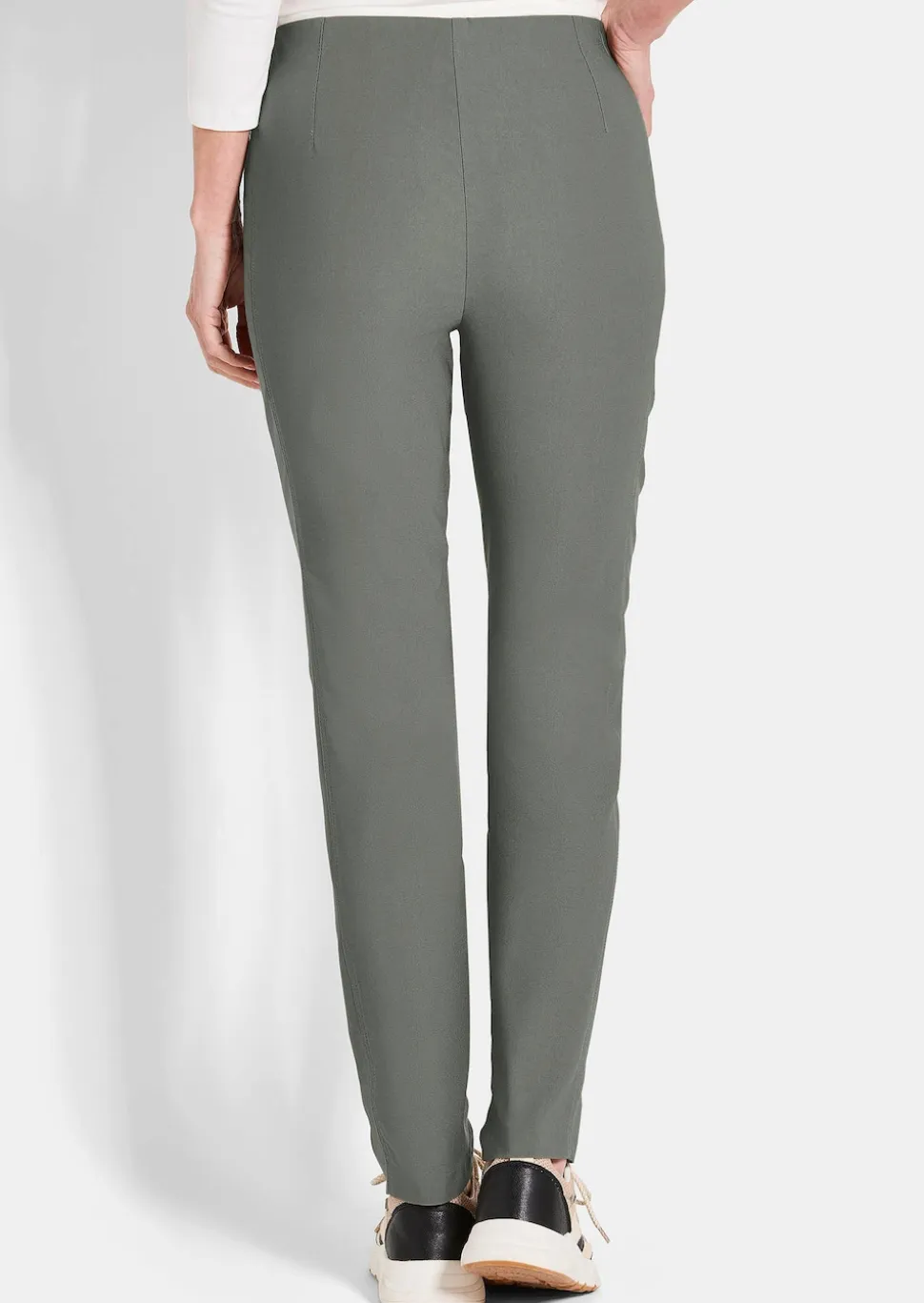 Pantalon en bengaline LOUISA. Coupe ajustée. Intérieur légèrement molletonné.
