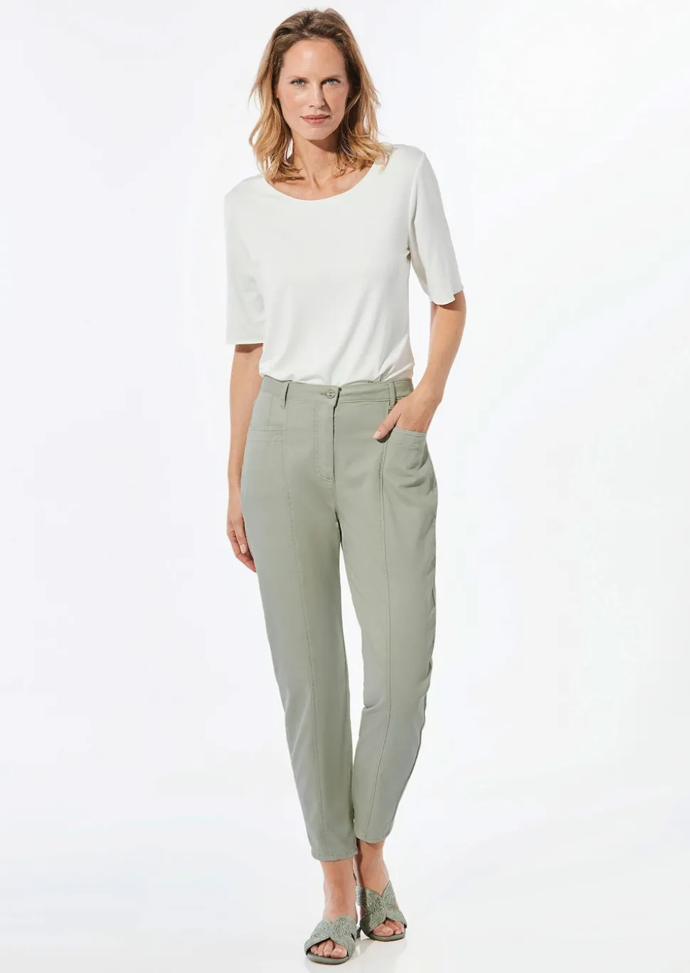 Pantalon SARA en coupe carotte, longueur 7/8