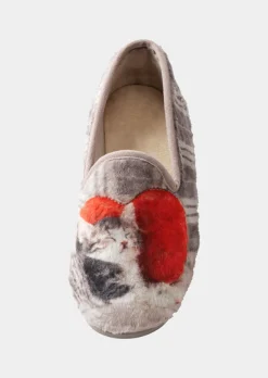 Pantoufles avec motif de chat.