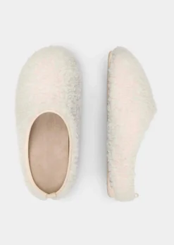 Pantoufles avec peluche et semelle en caoutchouc