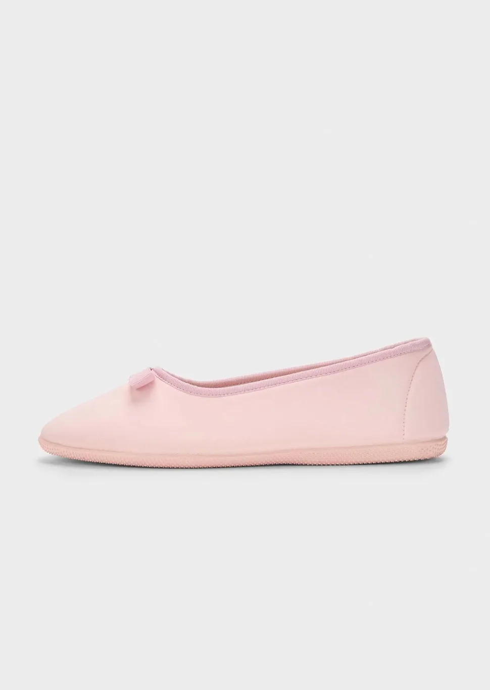 Pantoufles ballerines avec semelle extérieure à surface structurée pour une meilleure accroche.