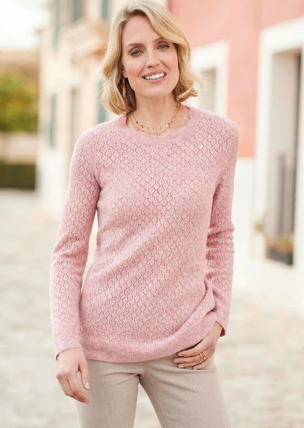 Pull ajouré en fil chiné de haute qualité