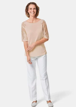 Pull avec empiècements en dentelle et pierres scintillantes