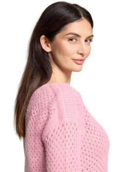 Pull douillet avec motif ajouré