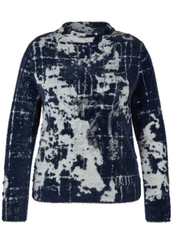 Pull en fil plume et détails scintillants
