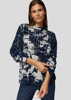 Pull en fil plume et détails scintillants