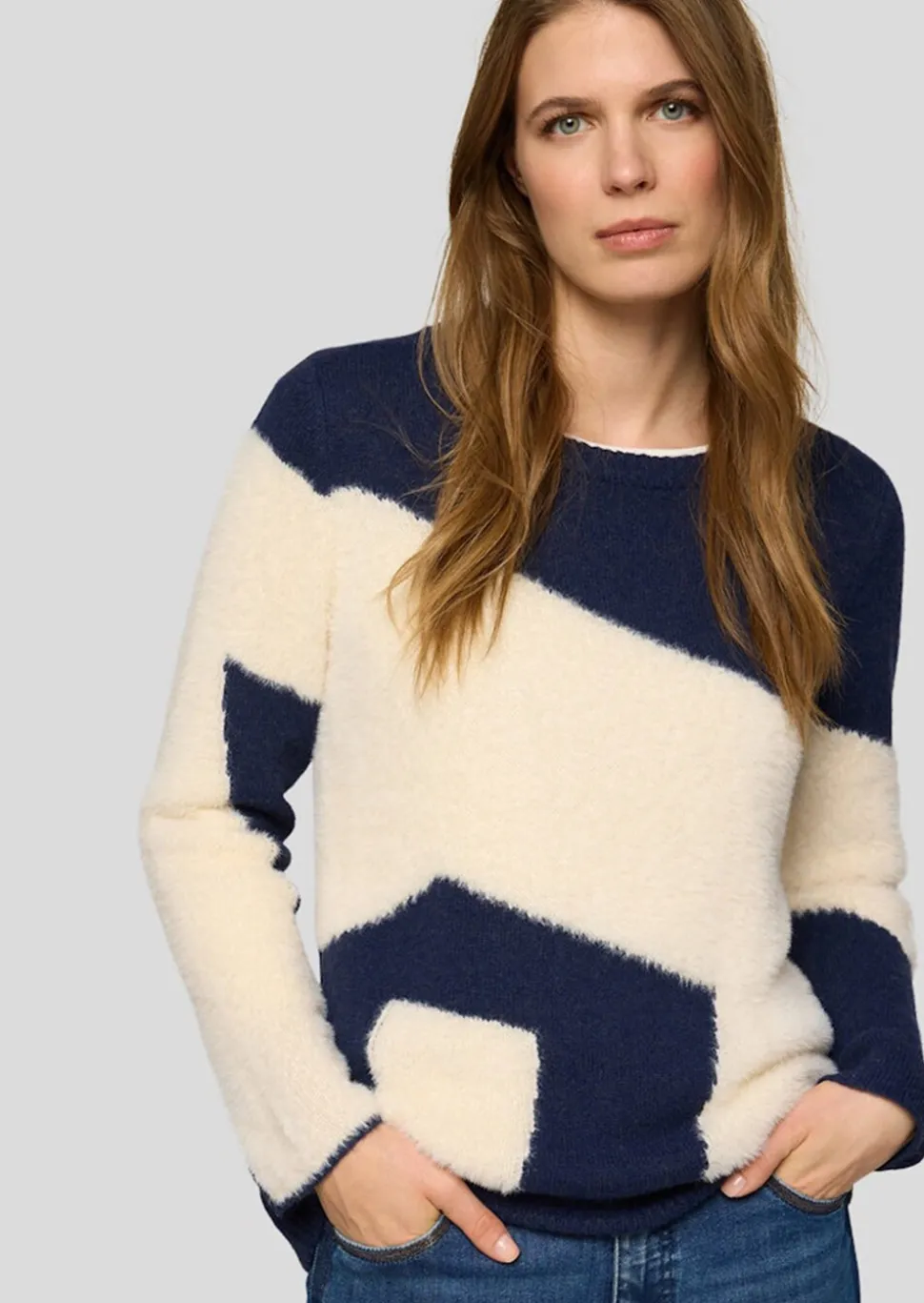 Pull en tricot et fil plume