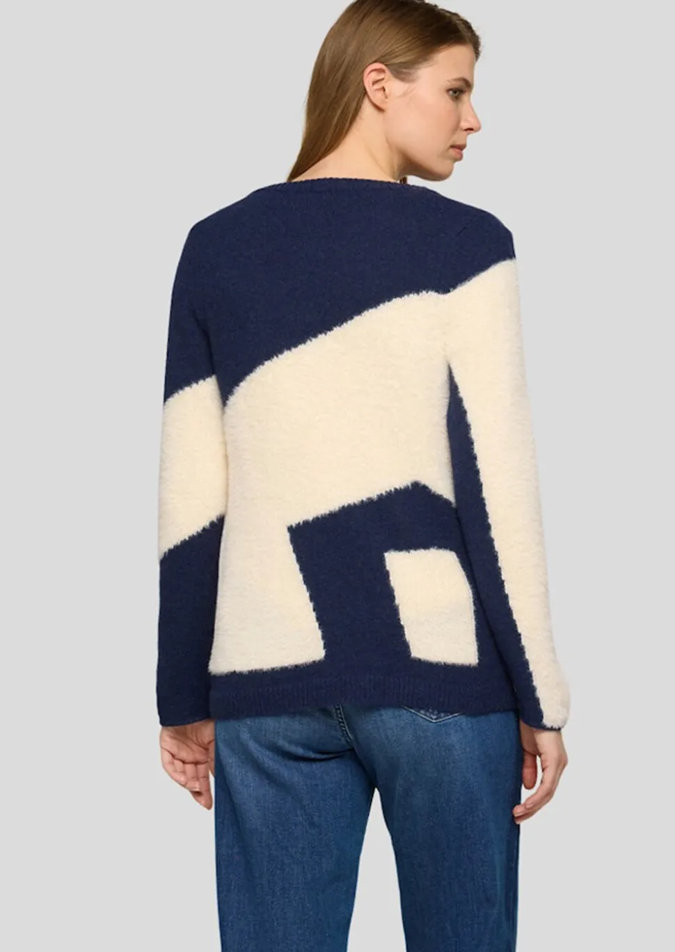 Pull en tricot et fil plume