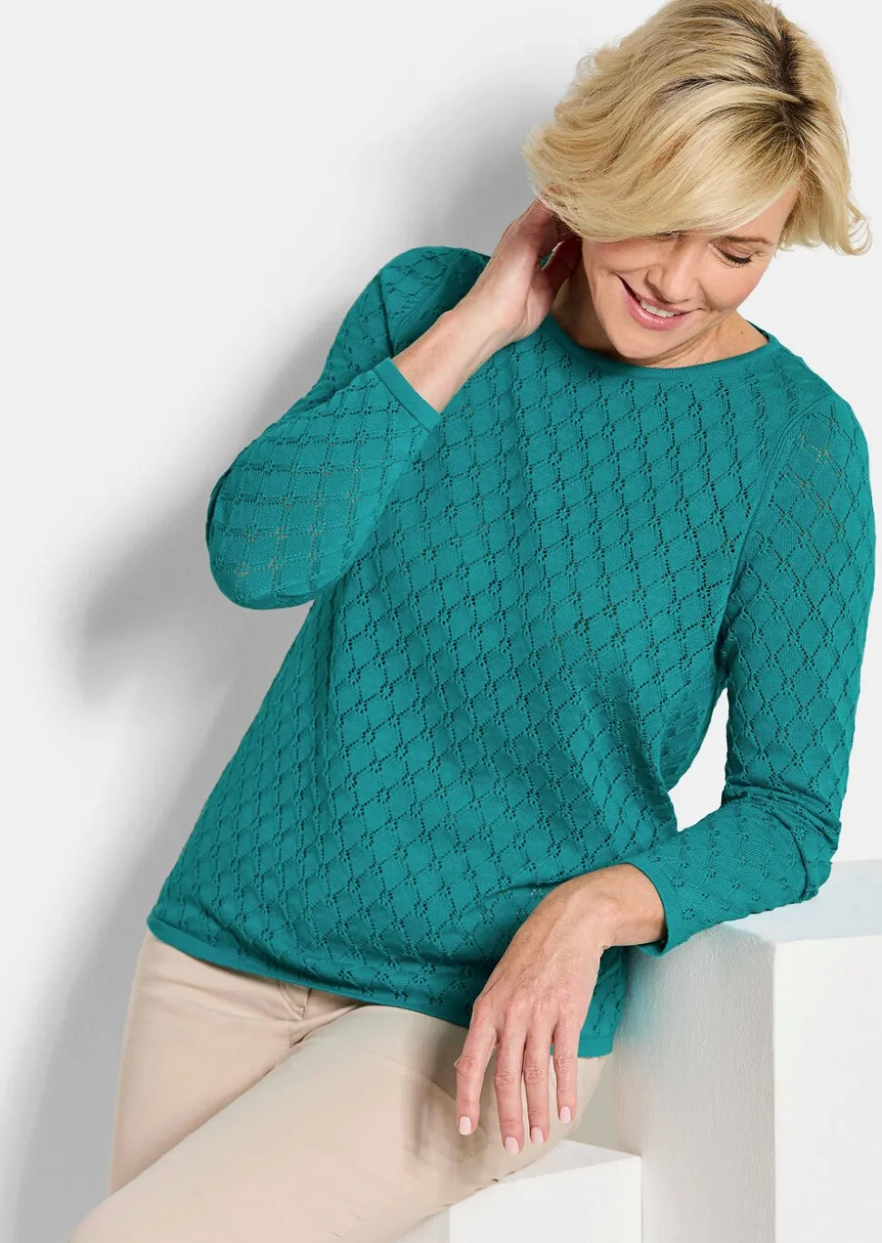 Pull en tricot à la structure alvéolée