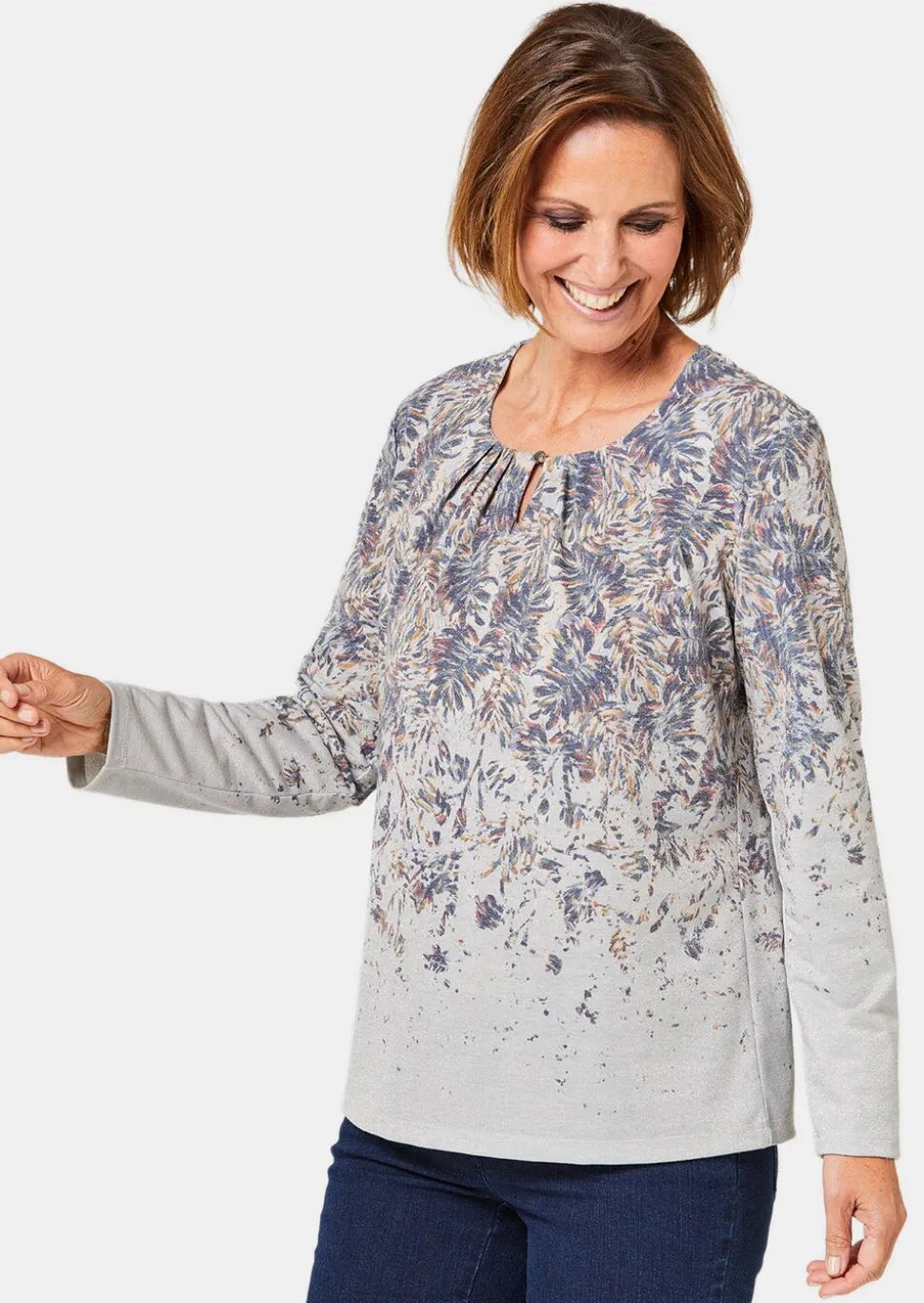Ravissant T-shirt avec décolleté soigné, raffiné.
