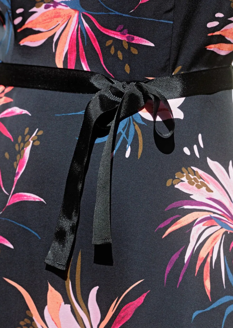Robe avec ceinture à nouer