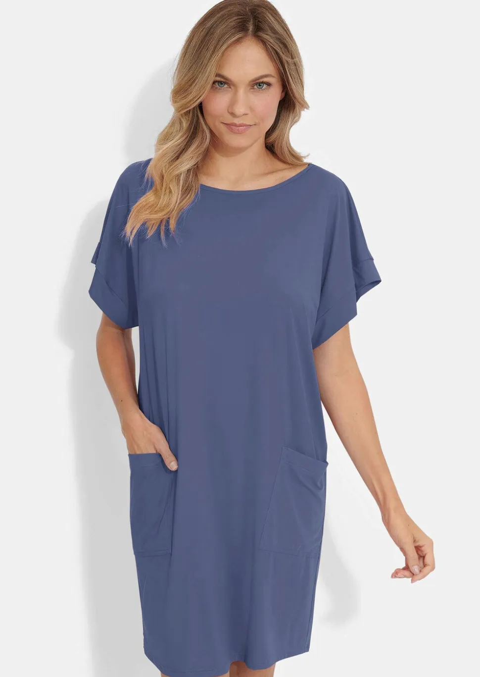 Robe de plage en matière fonctionnelle lisse