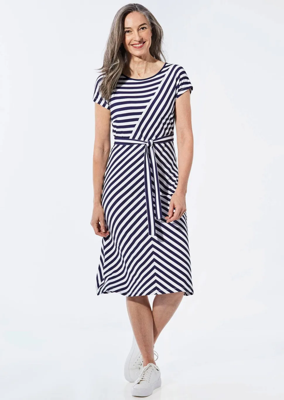 Robe à encolure bateau