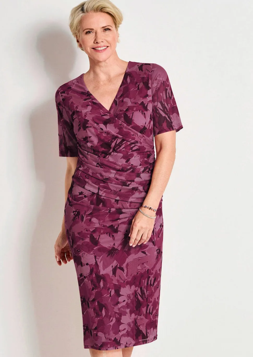Robe en étoffe filet, style cache-cœur