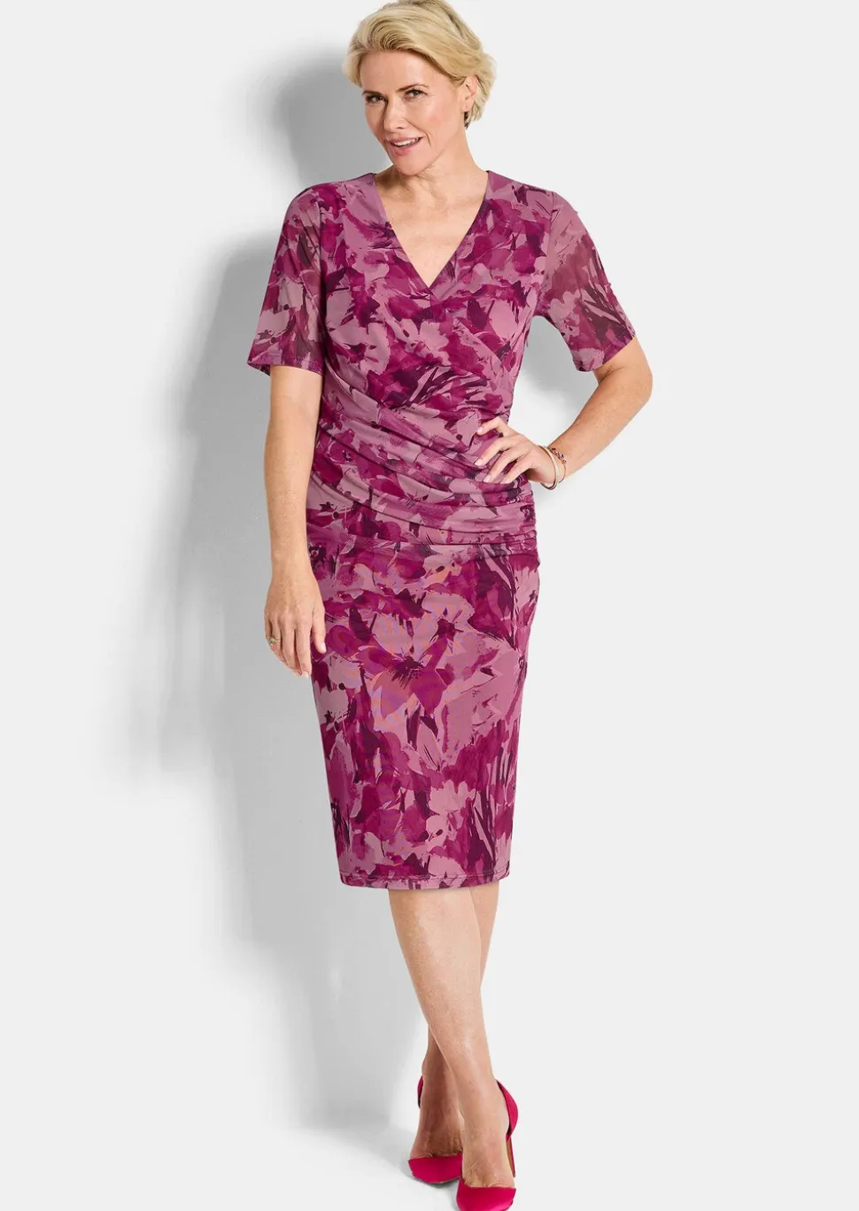 Robe en étoffe filet, style cache-cœur