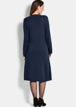 Robe en tricot à la coupe féminine en A