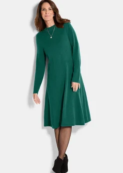 Robe en tricot à la coupe féminine en A