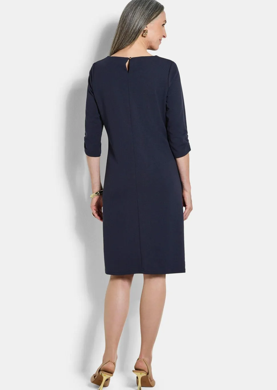 Robe élégante à manches froncées