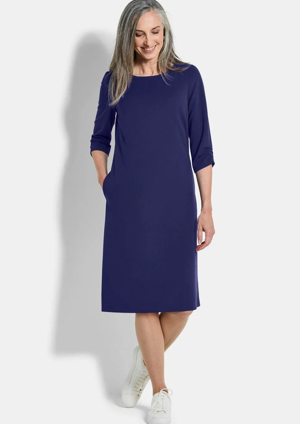 Robe élégante à manches froncées