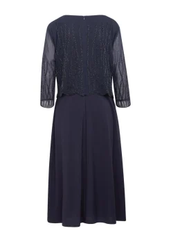 Robe ornée de perles